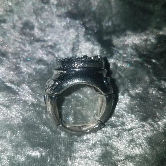 Large silver rock ring - Picture 2 of 3
